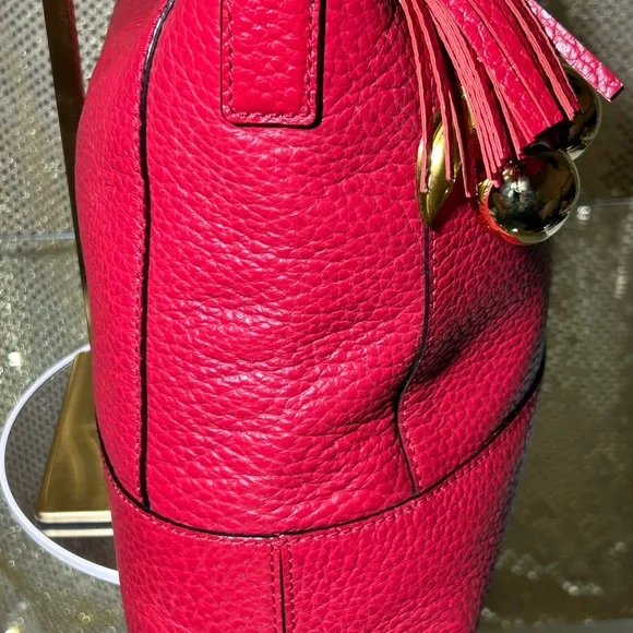 Kate Spade NY Red Pebbled Leather Hobo Bag w/Gold Keychain 15” x 11” x 3” EUC - Picture 5 of 14